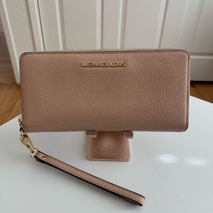 Pink Michael Kors Jet Set Travel Continental Zip around wallet / wristlet